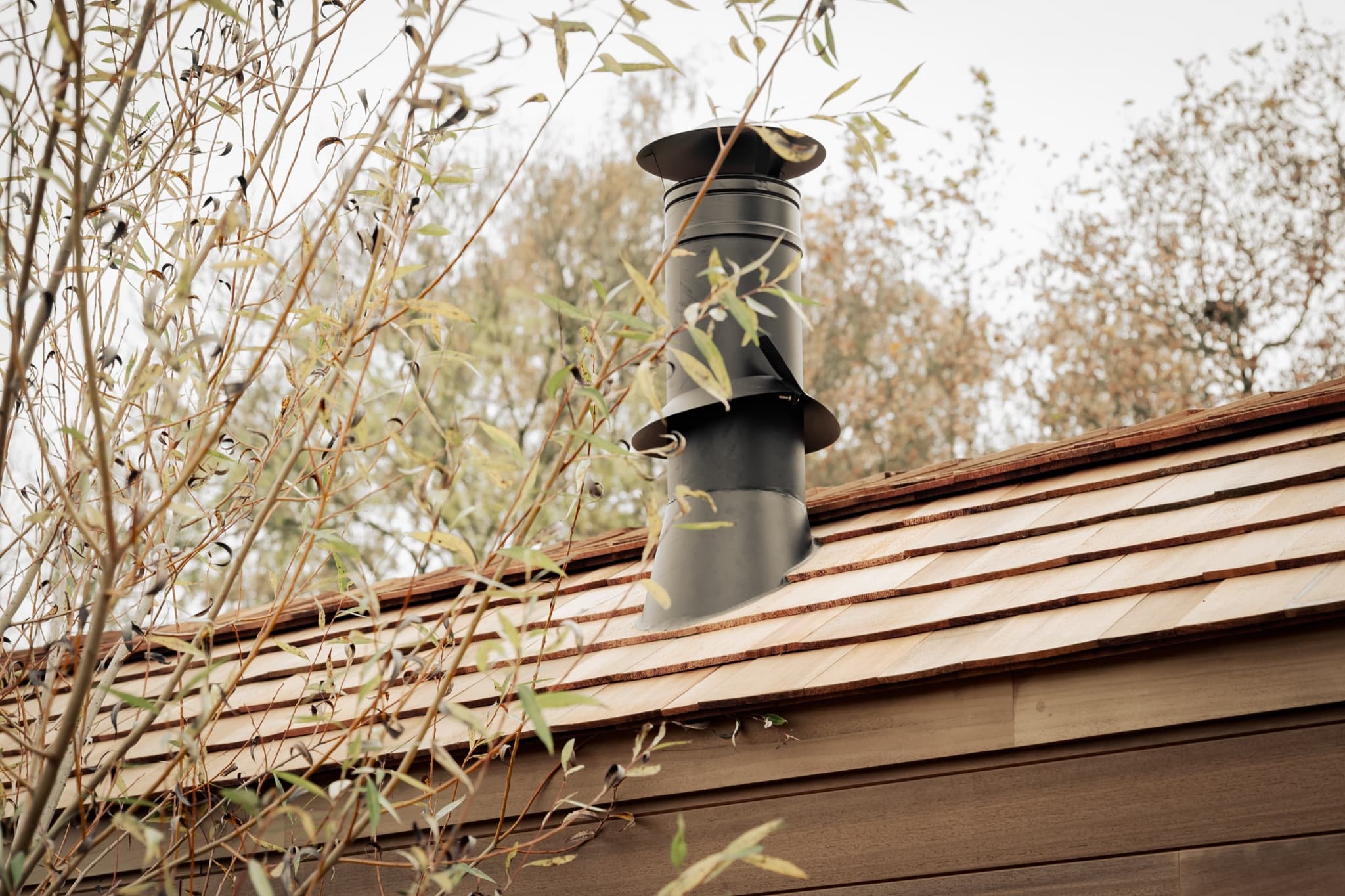 Cabane sur mesure dans un paysage naturel